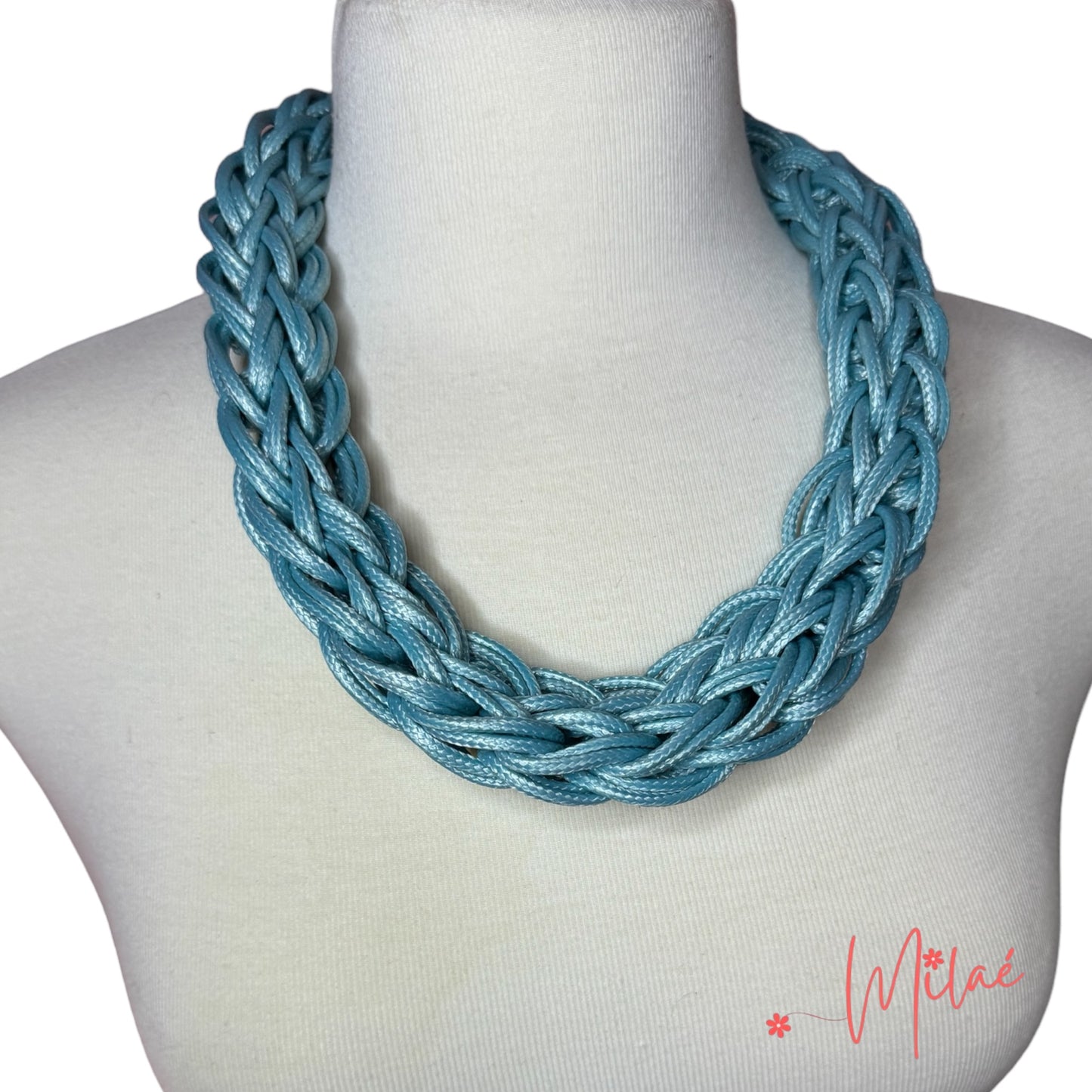 Big & Colorful Neck