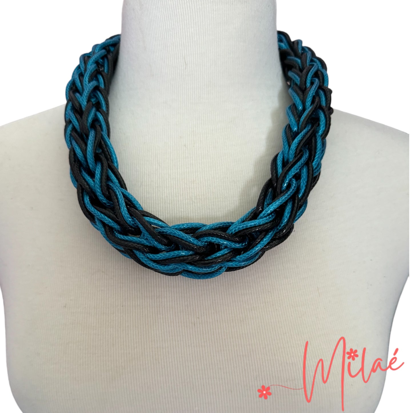 Big & Colorful Neck