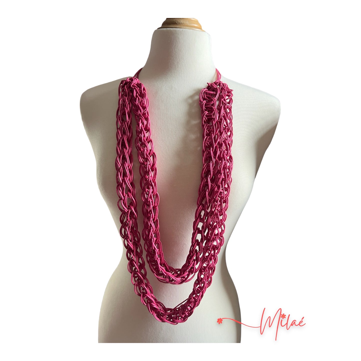 Collar doble hecho a mano color rosado Fusha
