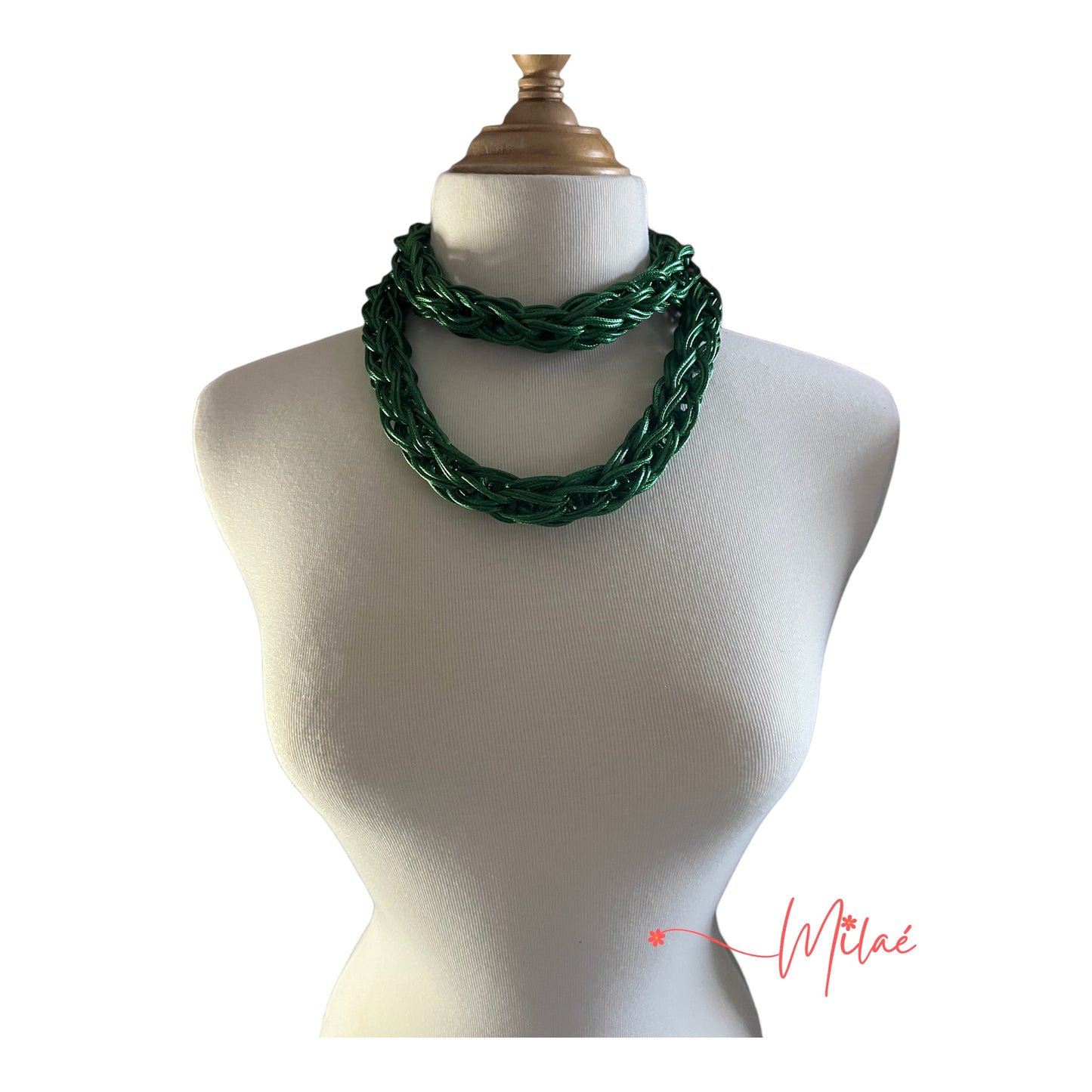 Collar hecho a mano color verde