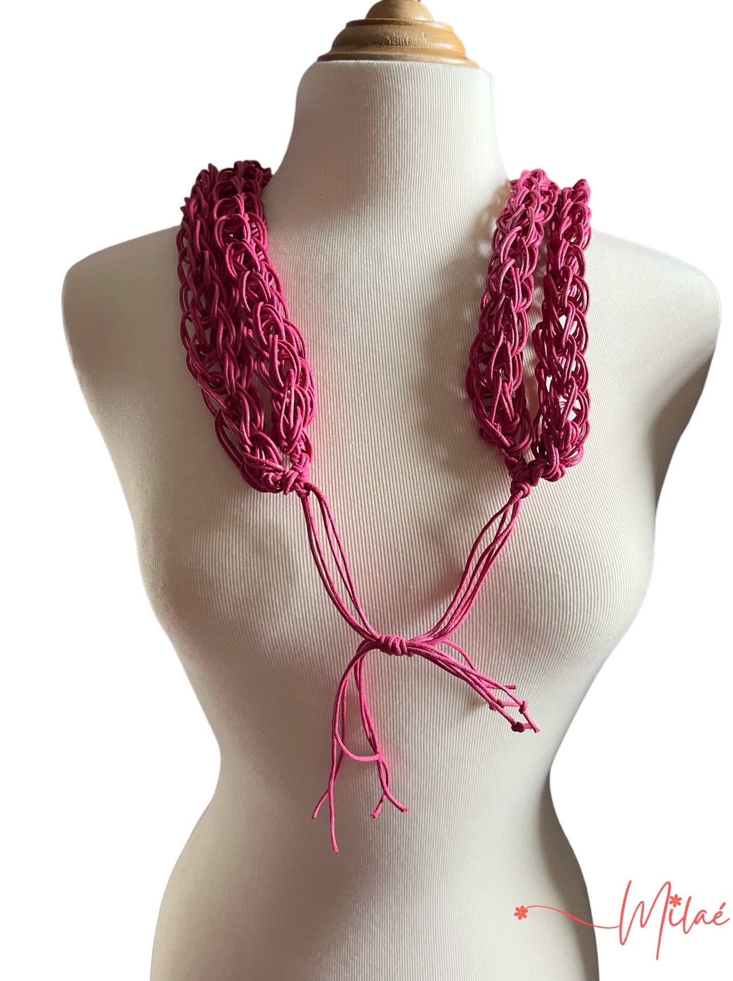 Collar doble hecho a mano color rosado Fusha