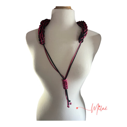 Collar hecho a mano color negro & fusha ancho